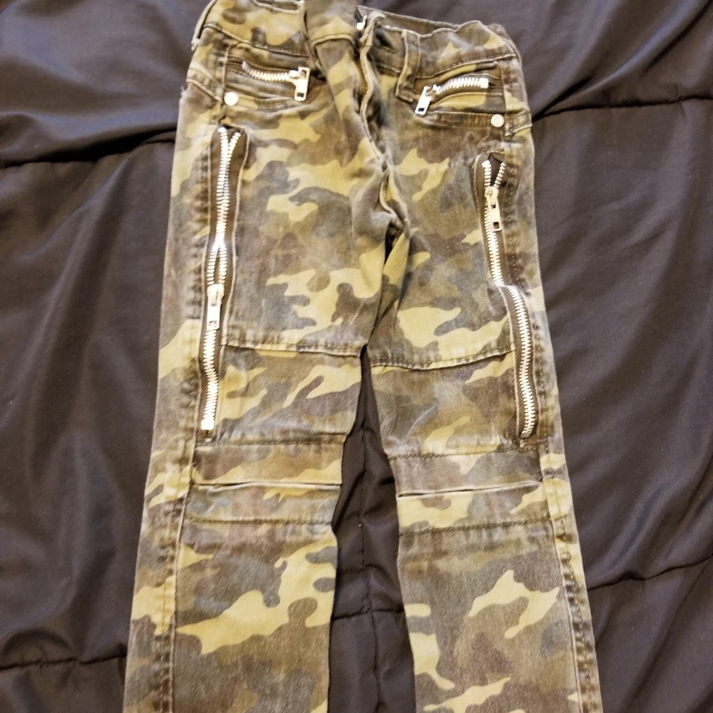 Army fatigue skinny jeans